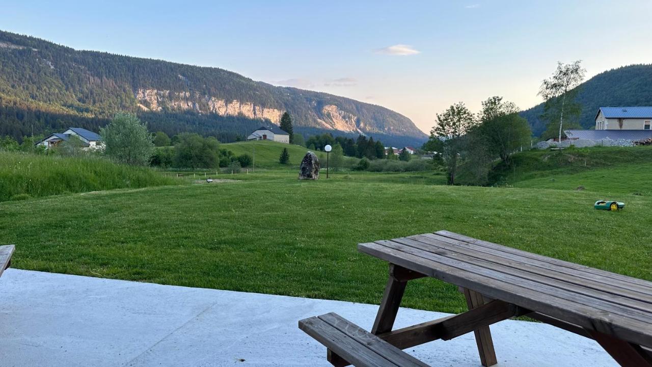 Ferienwohnung Les Chamois Lajoux Exterior foto