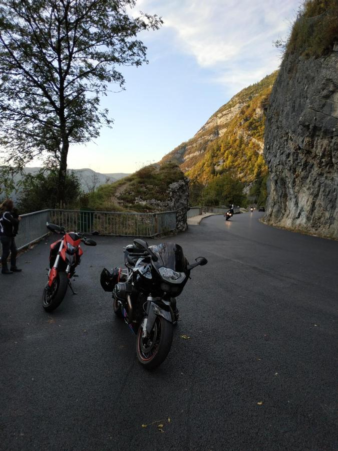 Ferienwohnung Les Chamois Lajoux Exterior foto